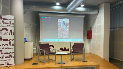 Instalación proyector Biblioteca Sant Fruitós